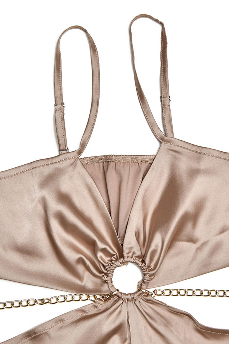 Sophisticated Garment with a Clean Classic Look