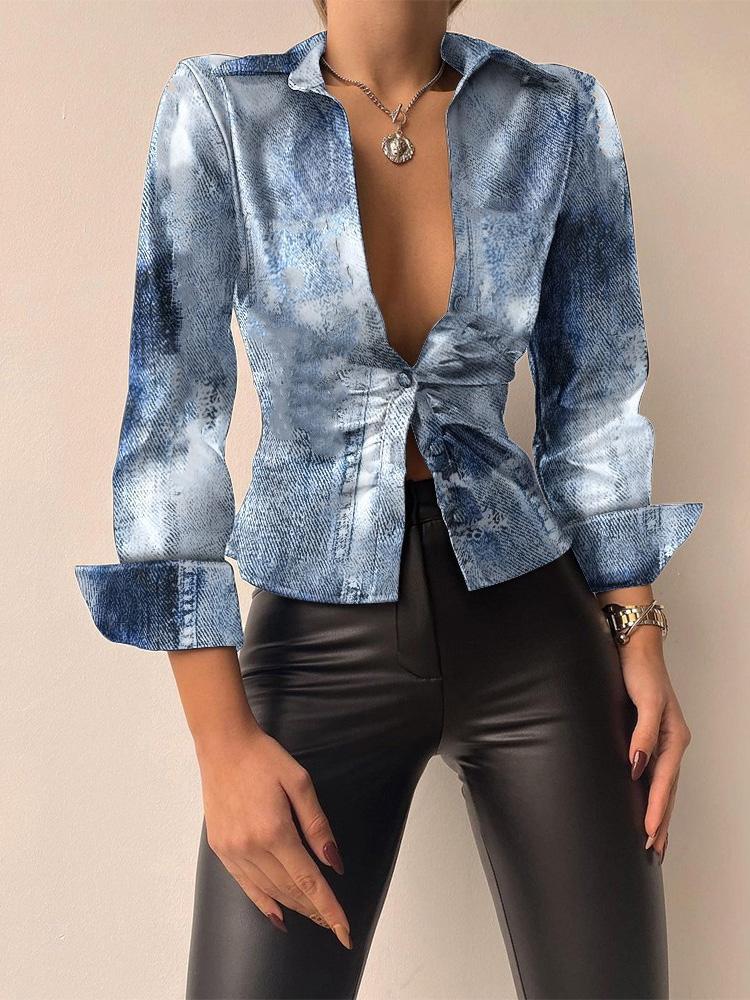 Sophisticated Blouse with a Clean Classic Look