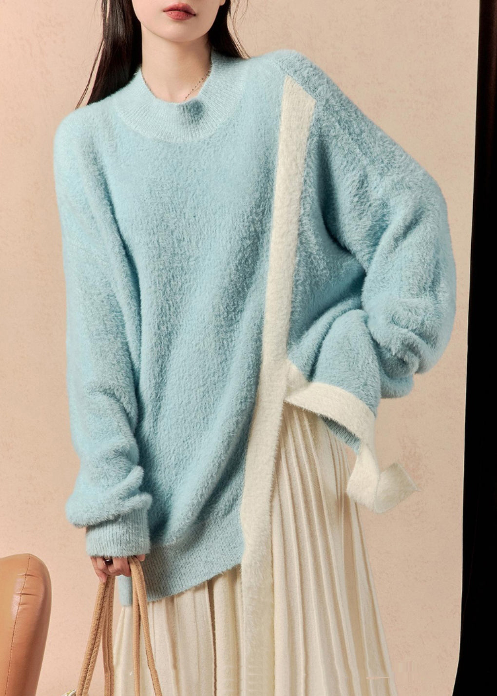 Effortlessly Elegant Sweater with a Timeless Design