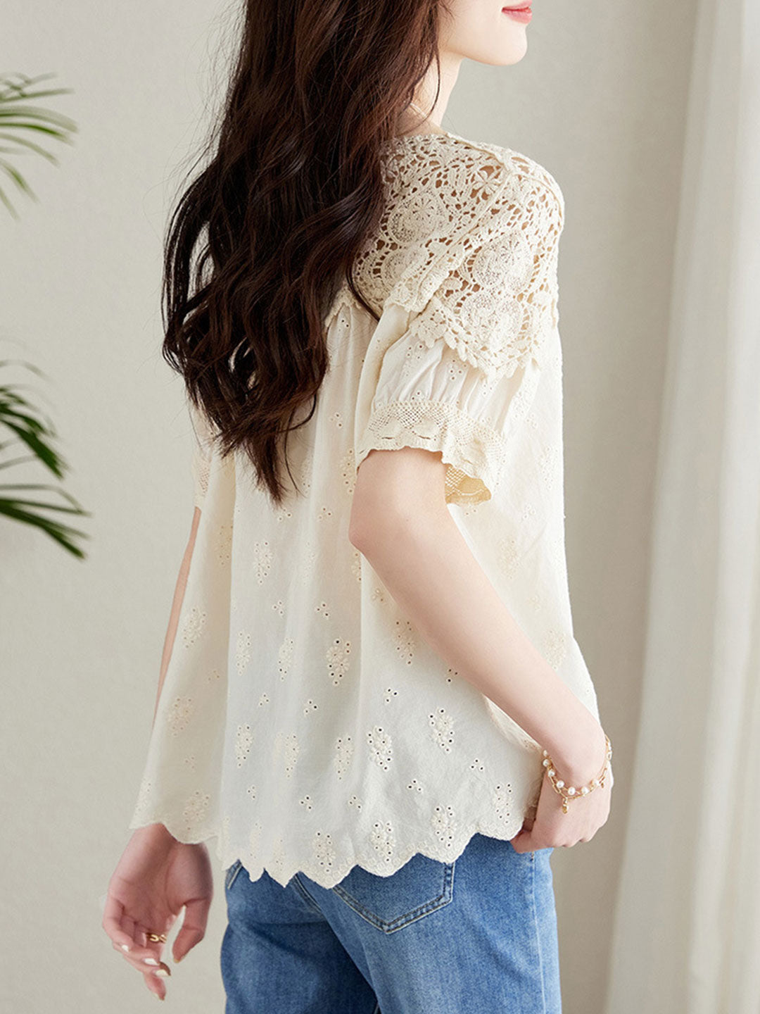 Effortlessly Elegant Shirt with a Timeless Design