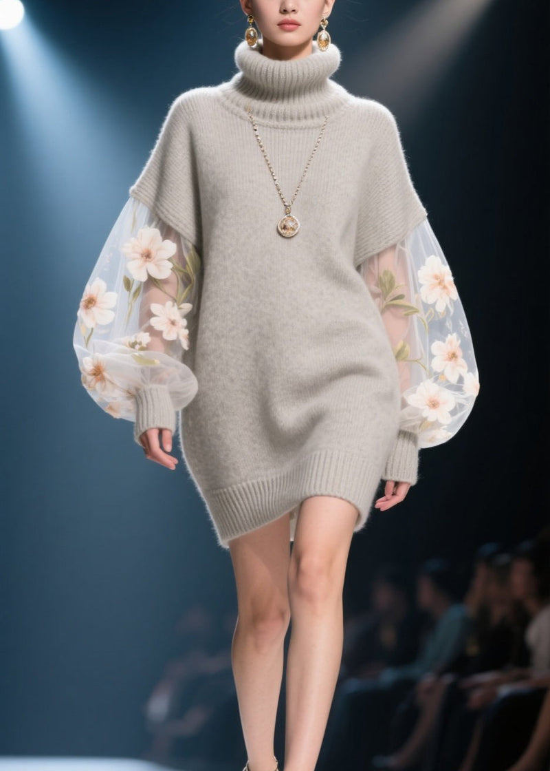 Well Tailored Sweater with a Graceful Silhouette