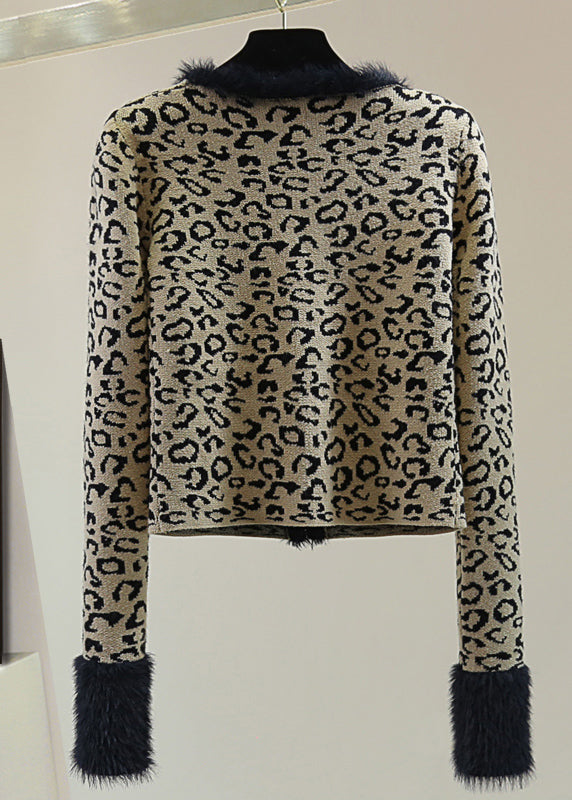 Classic Vintage Sweater with a Flattering Fit