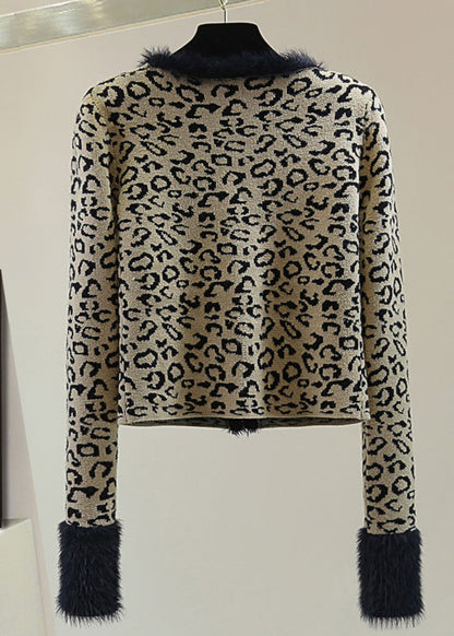 Classic Vintage Sweater with a Flattering Fit