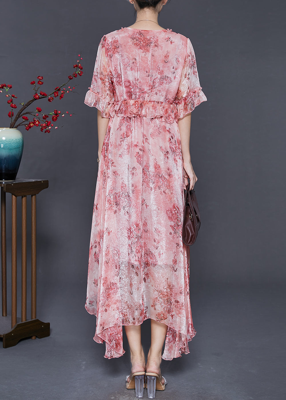 Well Tailored Dress with a Graceful Silhouette