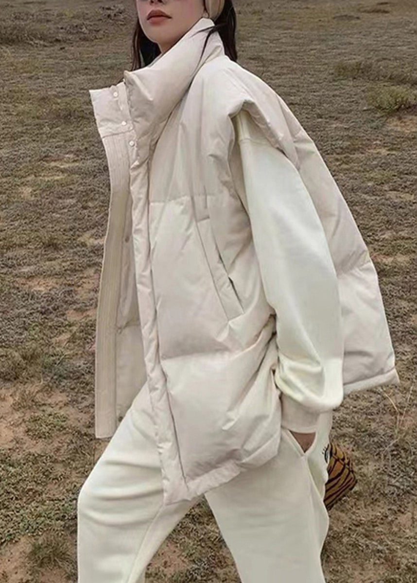 Well Tailored Coat with a Graceful Silhouette