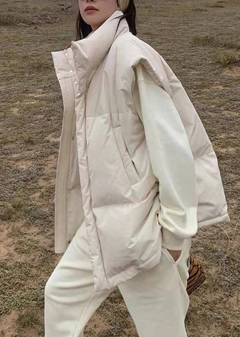 Well Tailored Coat with a Graceful Silhouette