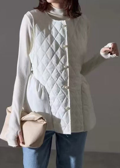 Effortlessly Elegant Garment with a Timeless Design