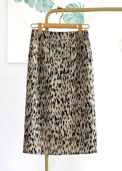 Sophisticated Garment with a Clean Classic Look
