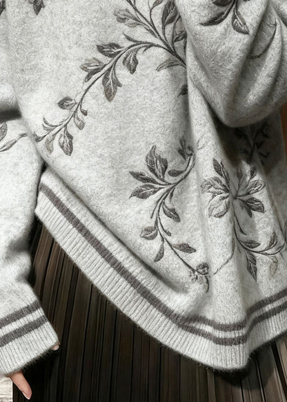 Effortlessly Elegant Sweater with a Timeless Design