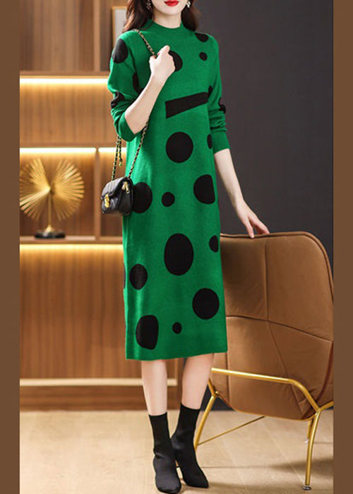 Well Tailored Sweater with a Graceful Silhouette