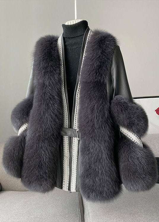 Well Tailored Coat with a Graceful Silhouette