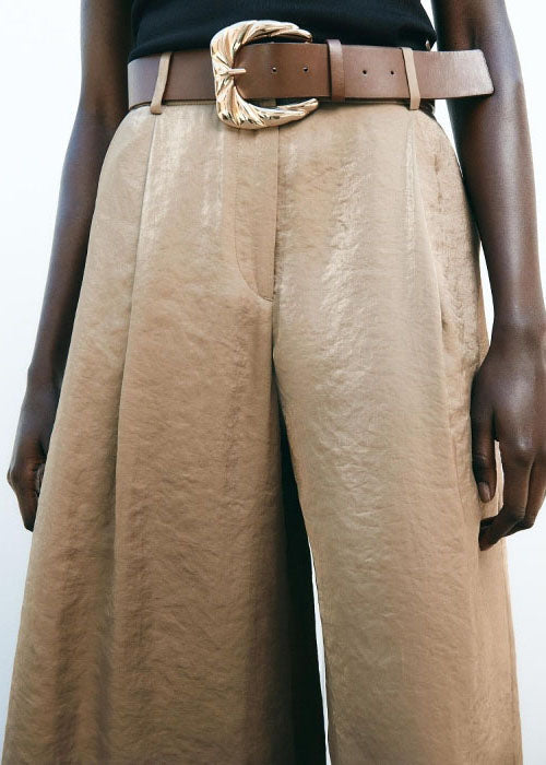 Well Tailored Pants with a Graceful Silhouette