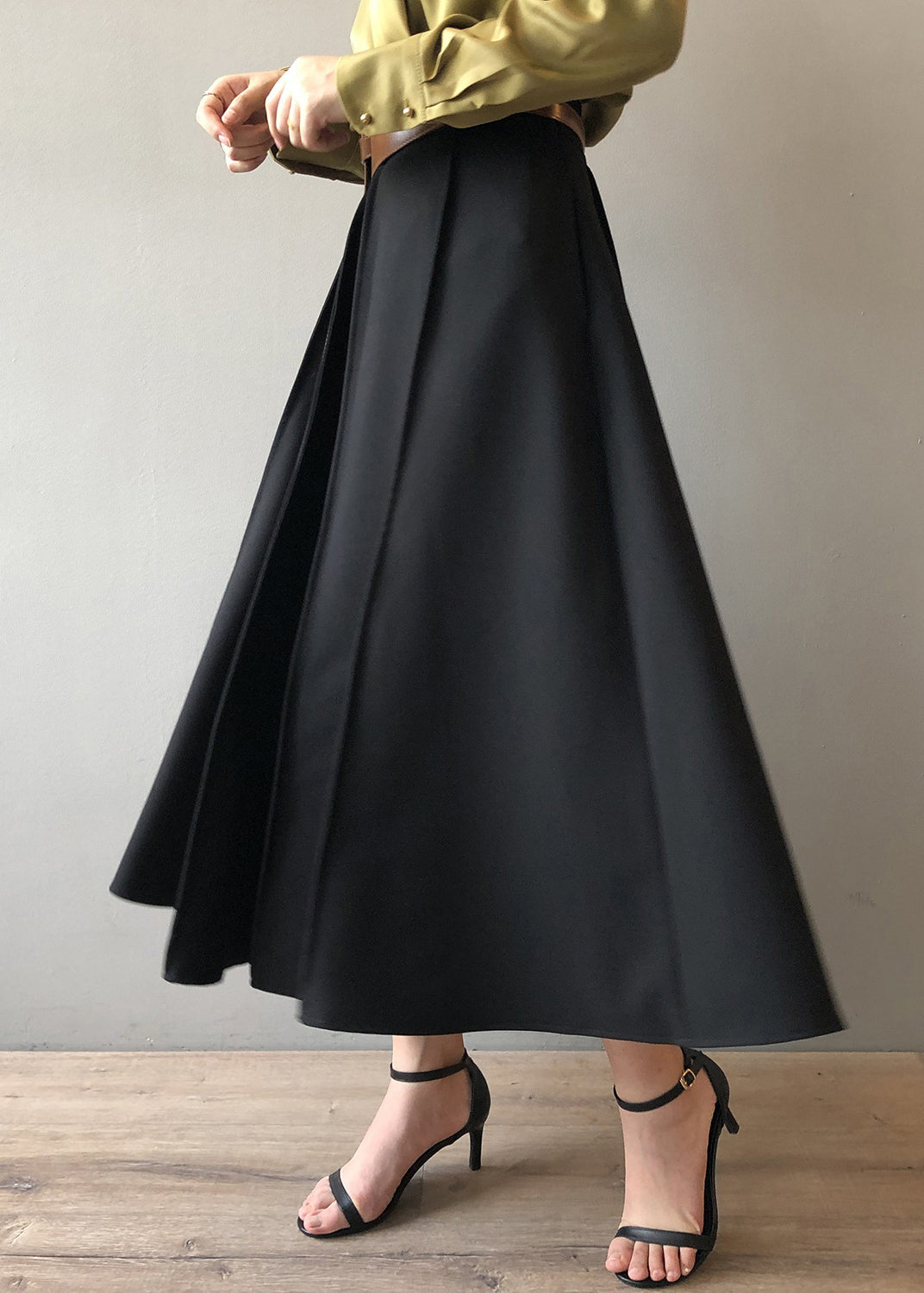 Sophisticated Garment with a Clean Classic Look