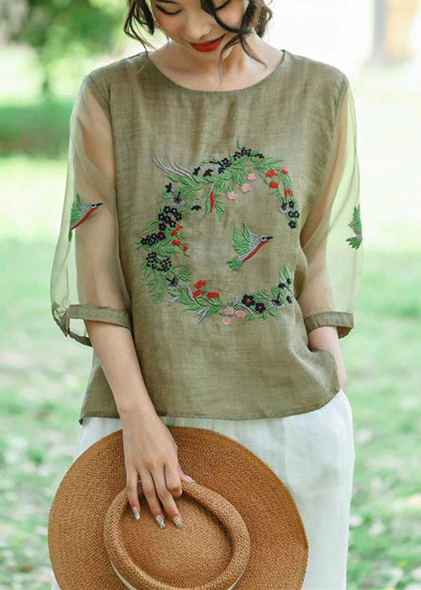 Well Tailored Shirt with a Graceful Silhouette