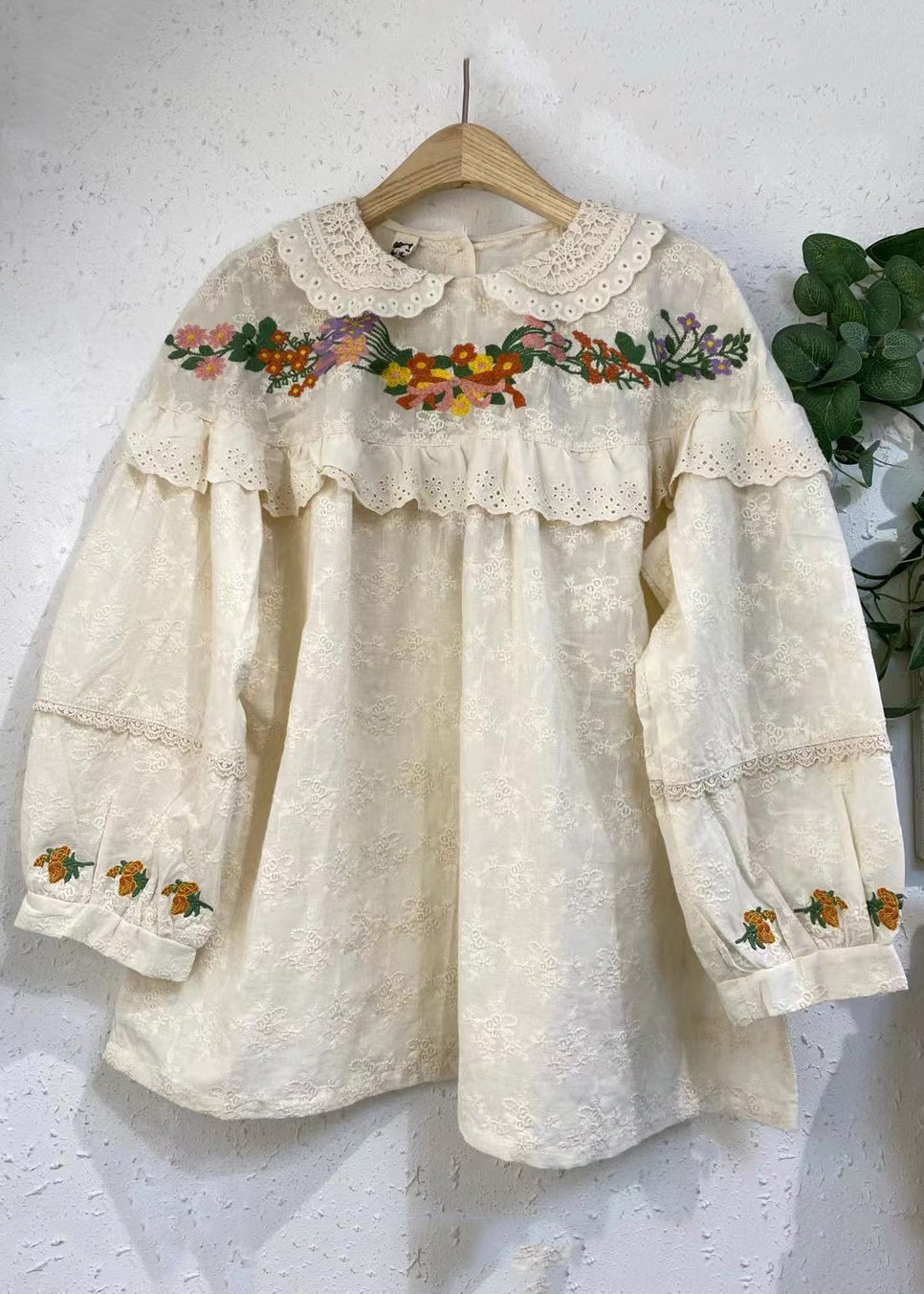 Classic Vintage Shirt with a Flattering Fit