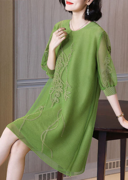 Beautifully Finished Dress in a Timeless Design