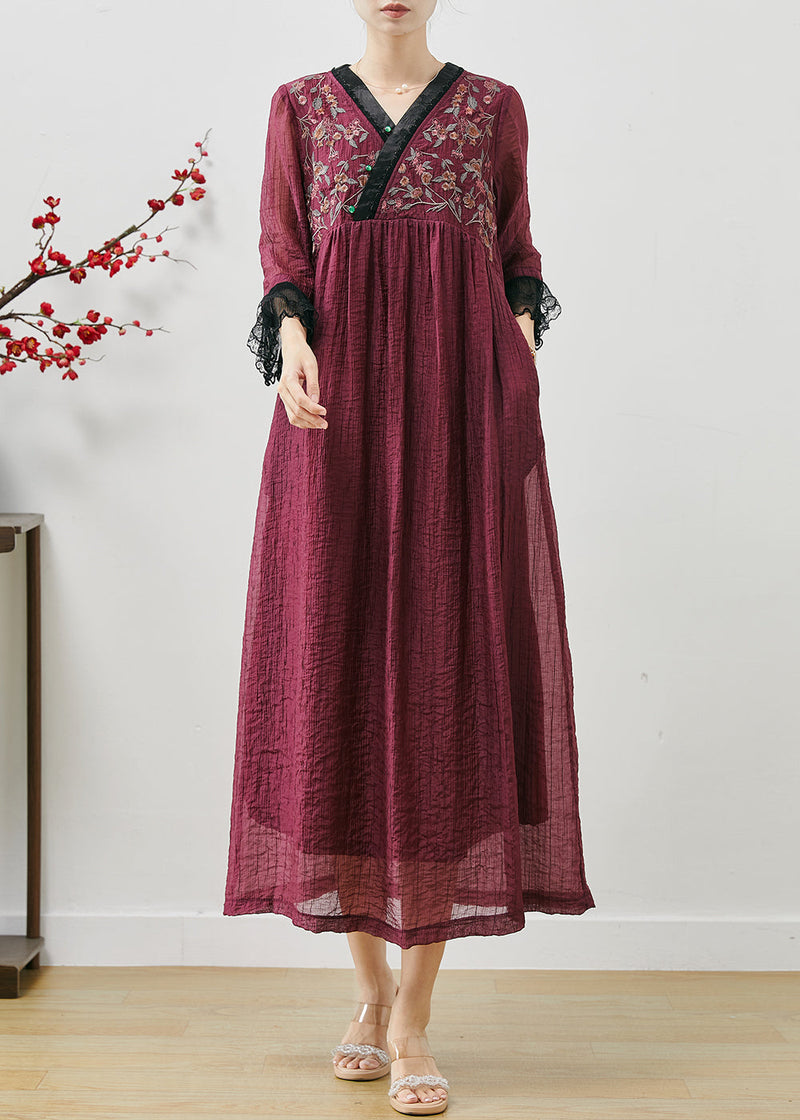 Beautifully Finished Dress in a Timeless Design