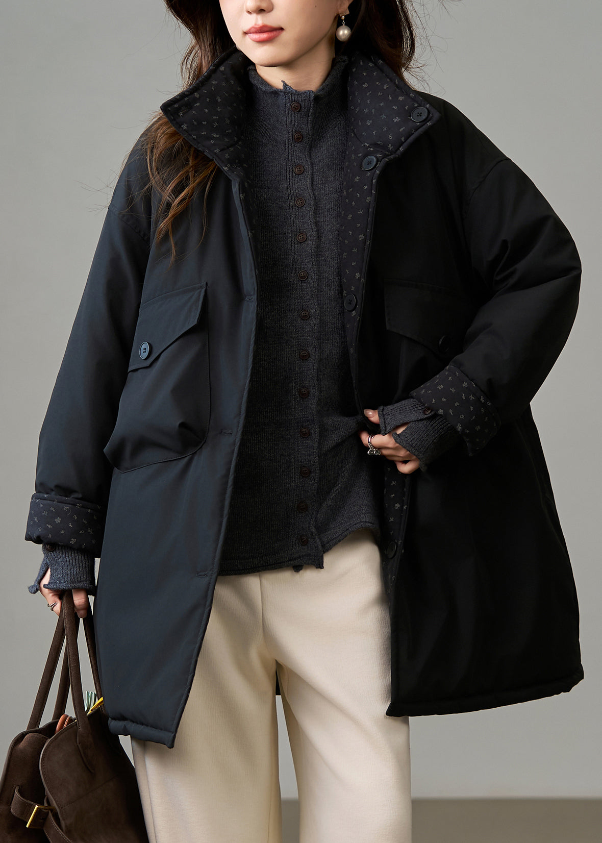 Effortlessly Elegant Coat with a Timeless Design