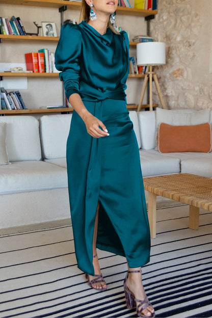 Well Tailored Dress with a Graceful Silhouette