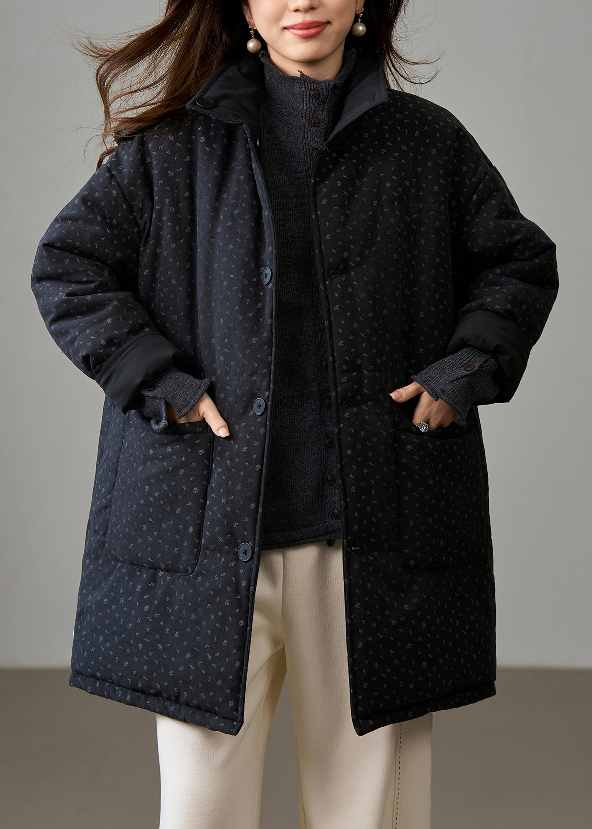 Effortlessly Elegant Coat with a Timeless Design