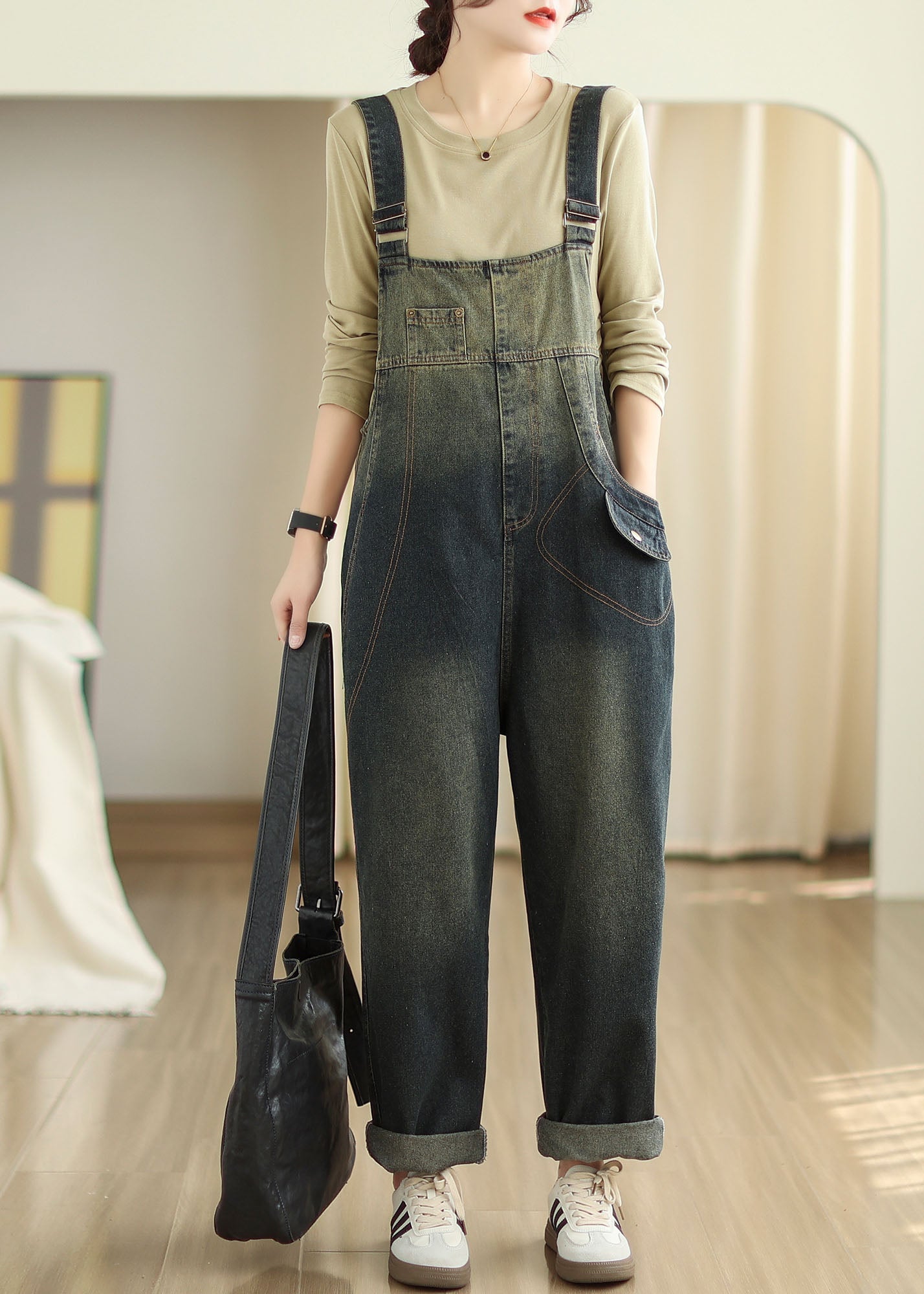 Effortlessly Elegant Garment with a Timeless Design