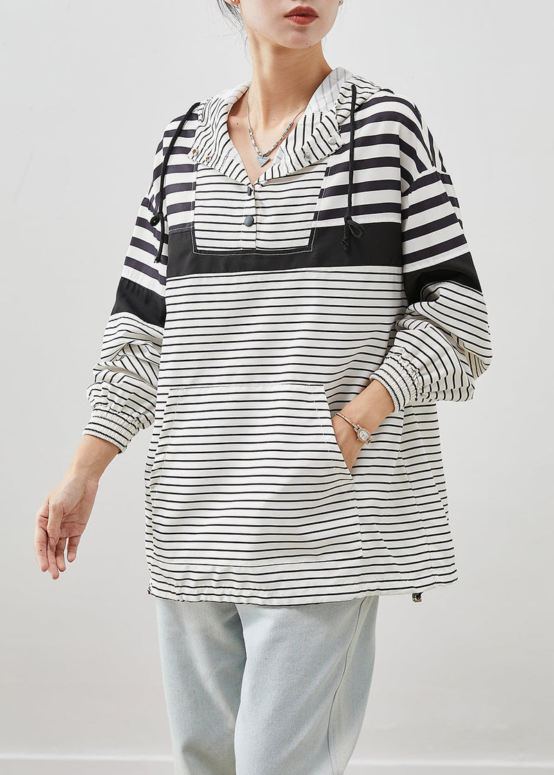 Classic Vintage Pullover with a Flattering Fit