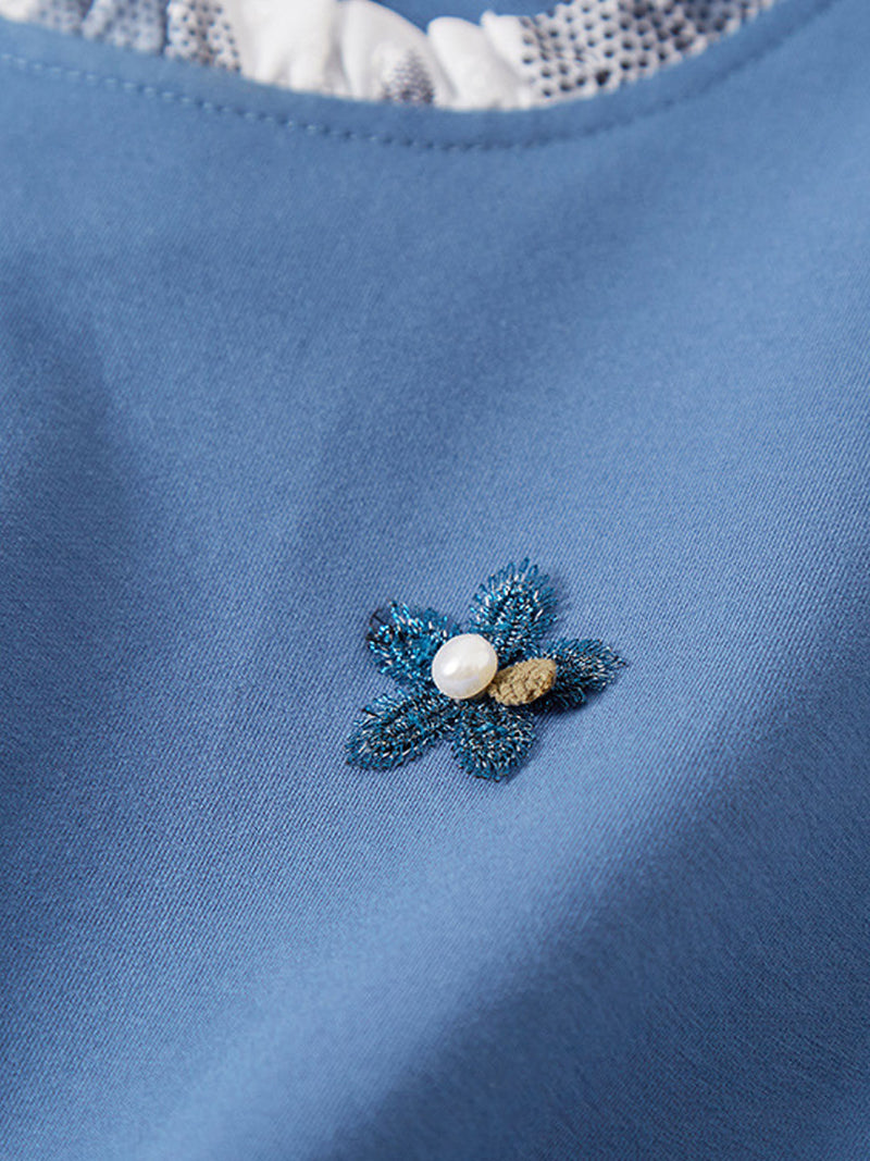 Effortlessly Elegant Top with a Timeless Design