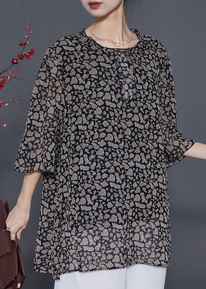 Effortlessly Elegant Top with a Timeless Design