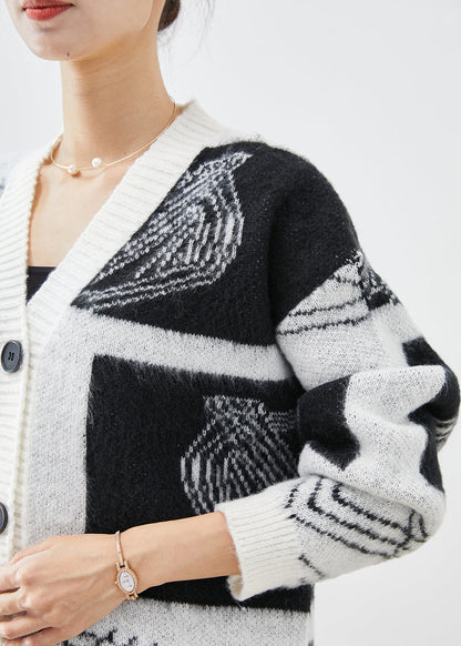 Well Tailored Cardigan with a Graceful Silhouette