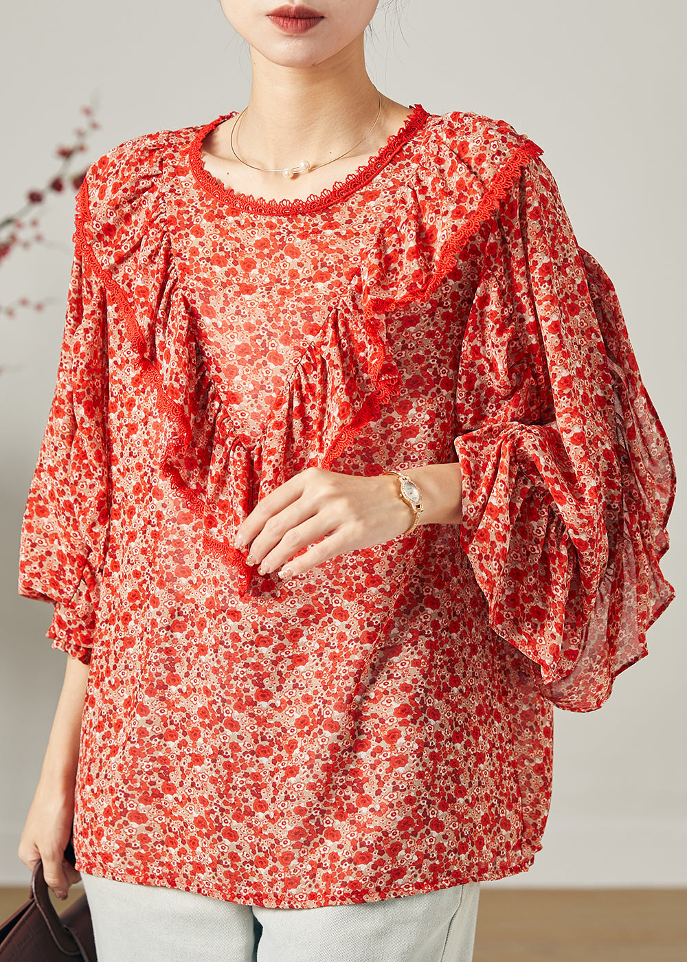 Effortlessly Elegant Blouse with a Timeless Design