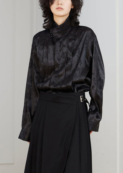 Sophisticated Blouse with a Clean Classic Look