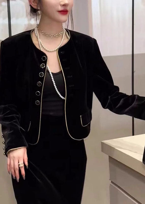 Effortlessly Elegant Coat with a Timeless Design