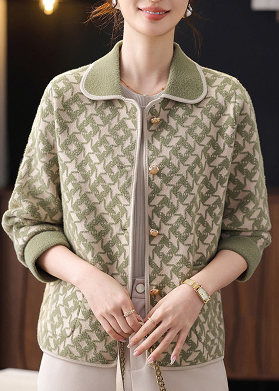 Effortlessly Elegant Coat with a Timeless Design
