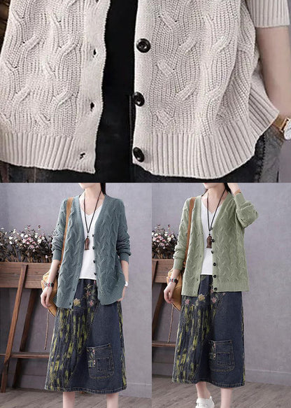 Effortlessly Elegant Sweater with a Timeless Design