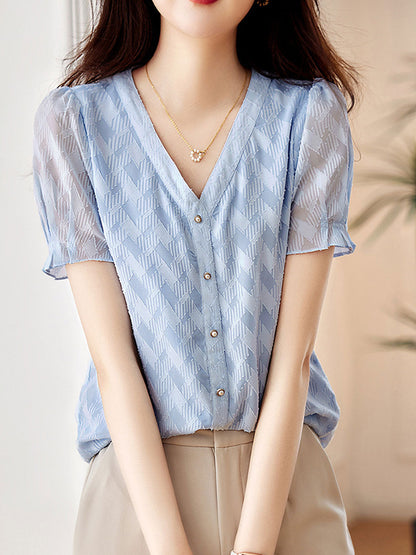 Effortlessly Elegant Top with a Timeless Design