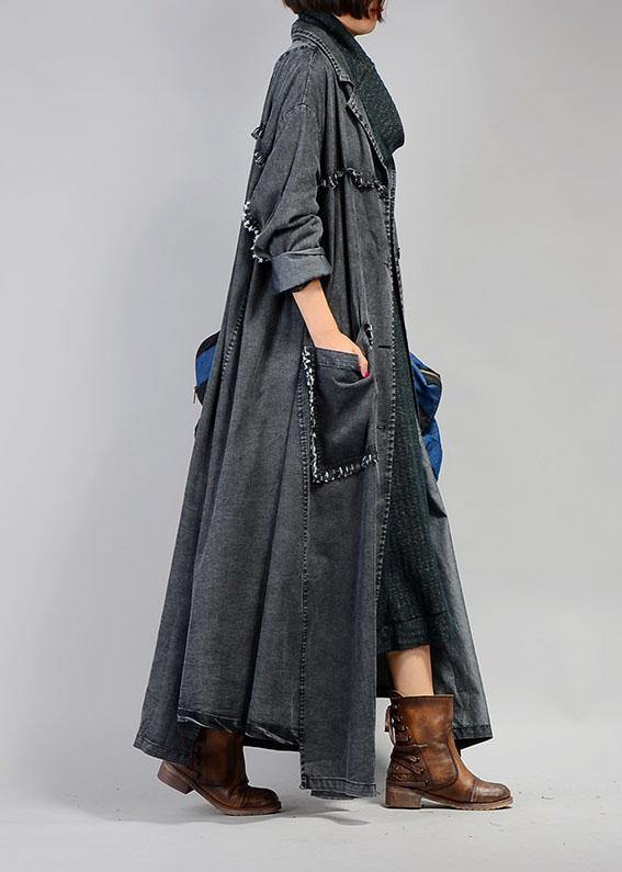 Well Tailored Coat with a Graceful Silhouette