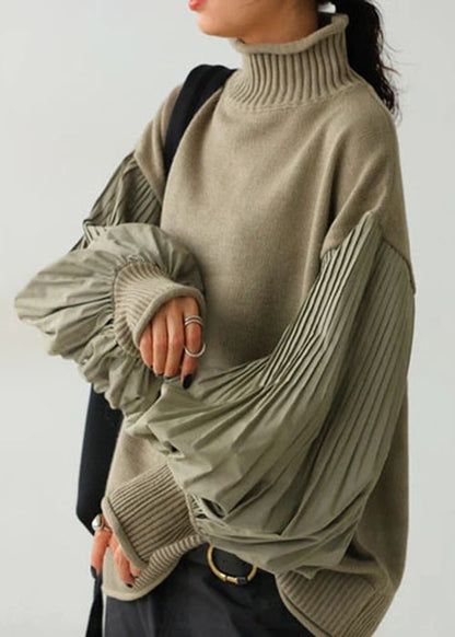 Well Tailored Sweater with a Graceful Silhouette