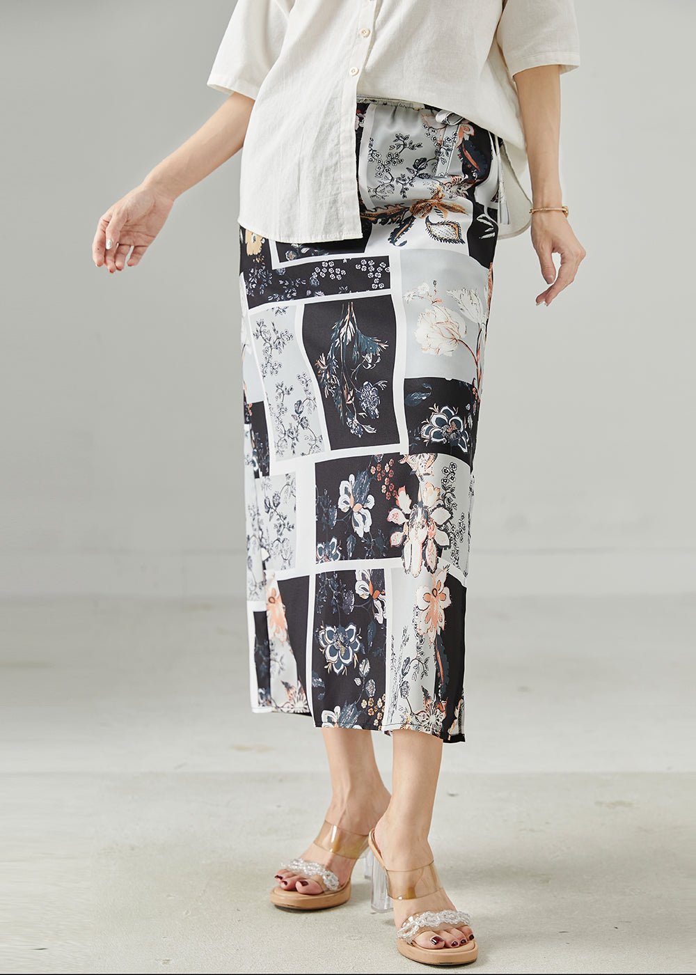 Effortlessly Elegant Garment with a Timeless Design