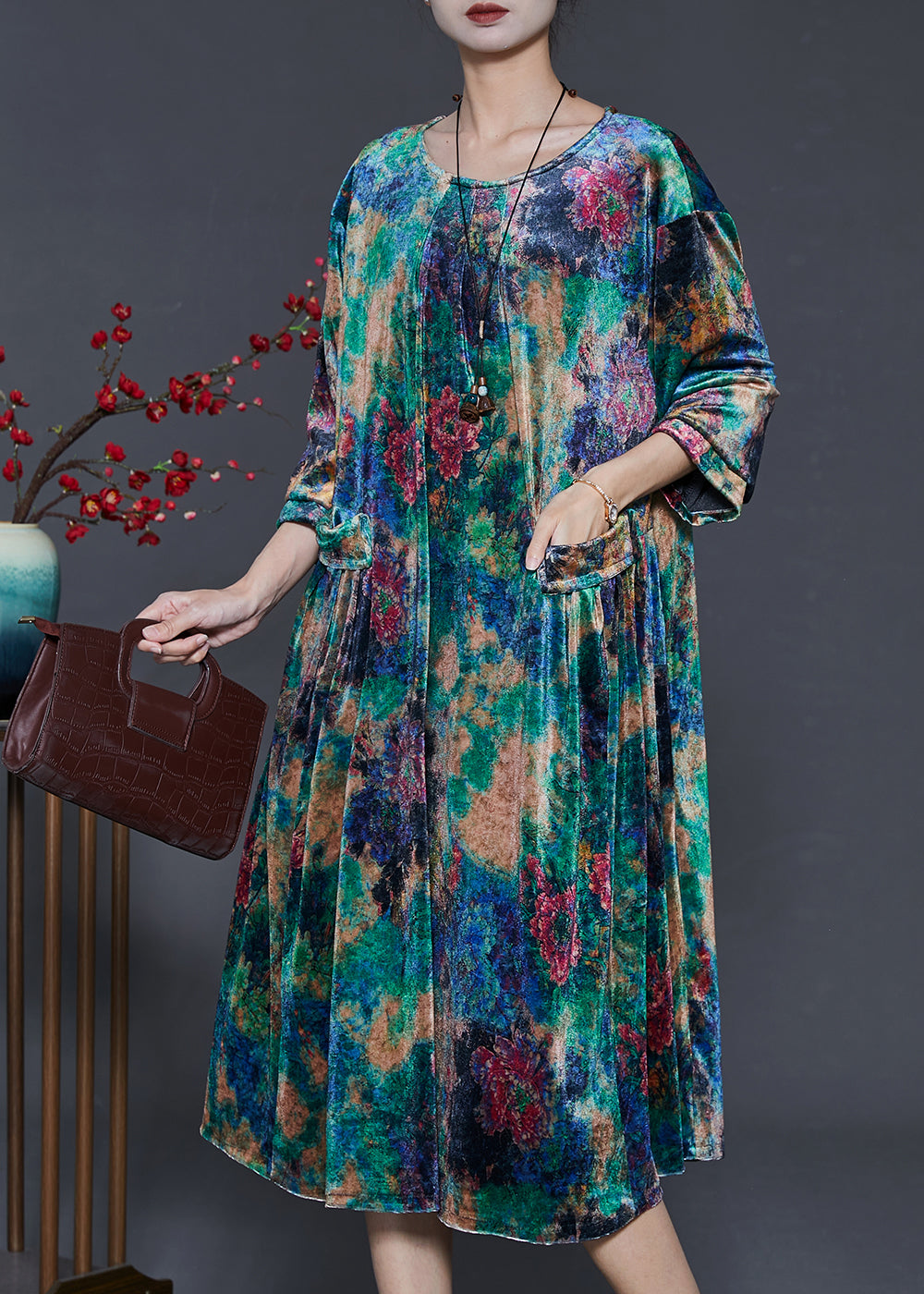 Classic Vintage Dress with a Flattering Fit