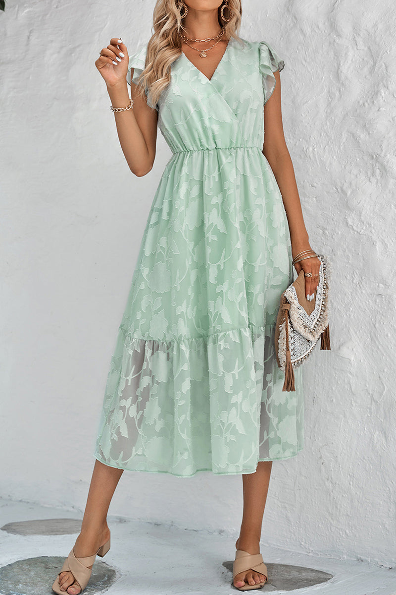 Well Tailored Dress with a Graceful Silhouette