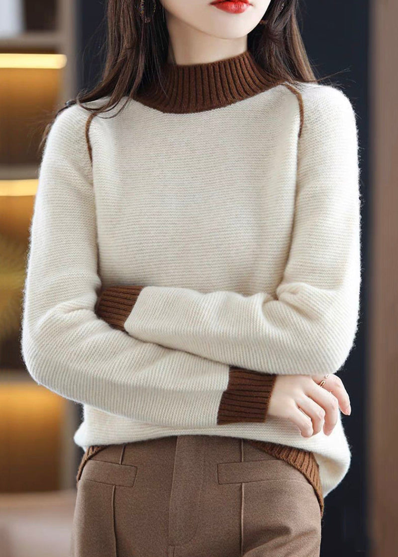 Classic Vintage Sweater with a Flattering Fit