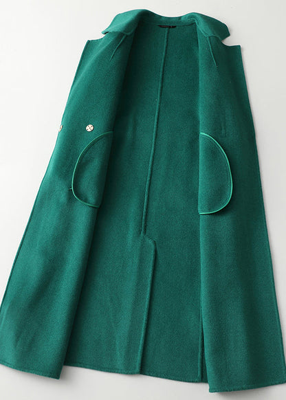Beautifully Finished Coat in a Timeless Design
