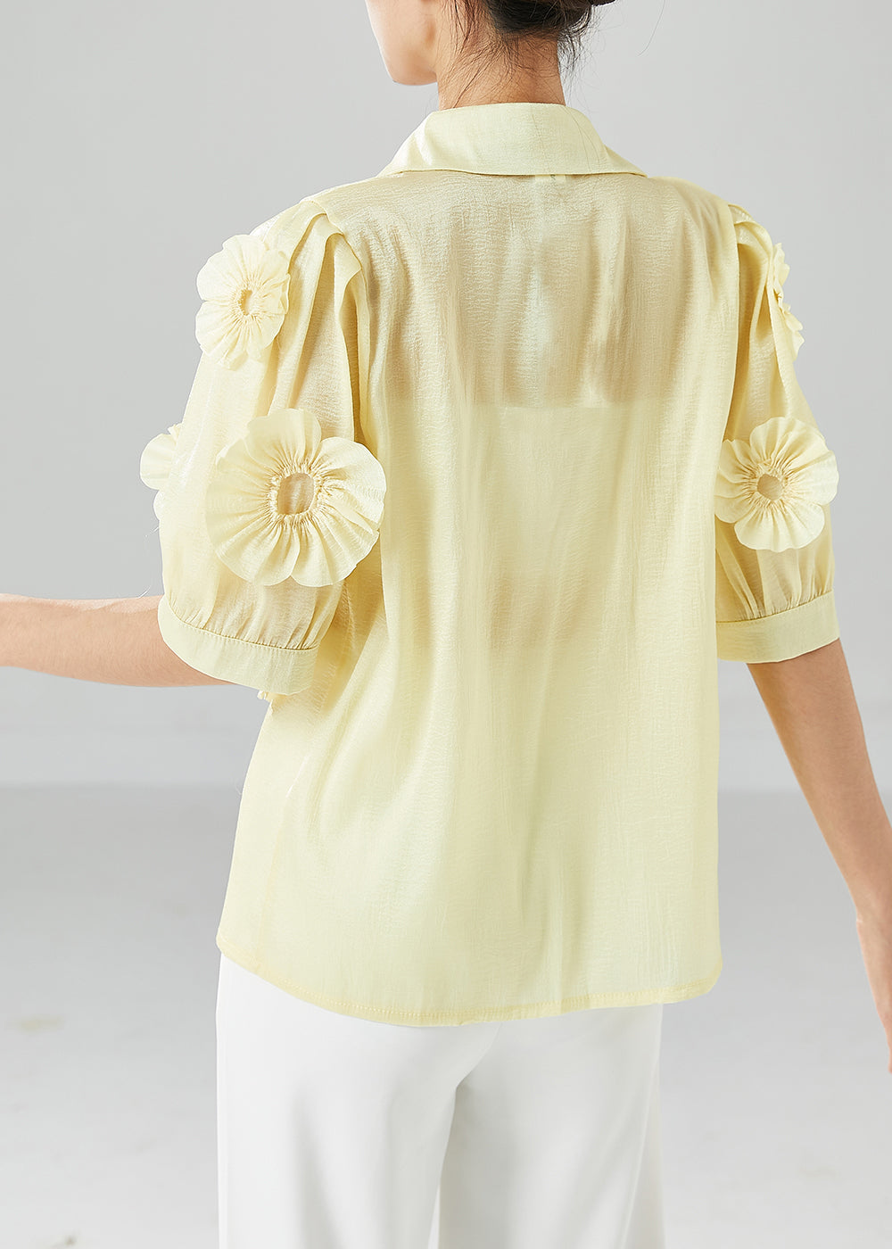 Classic Vintage Shirt with a Flattering Fit