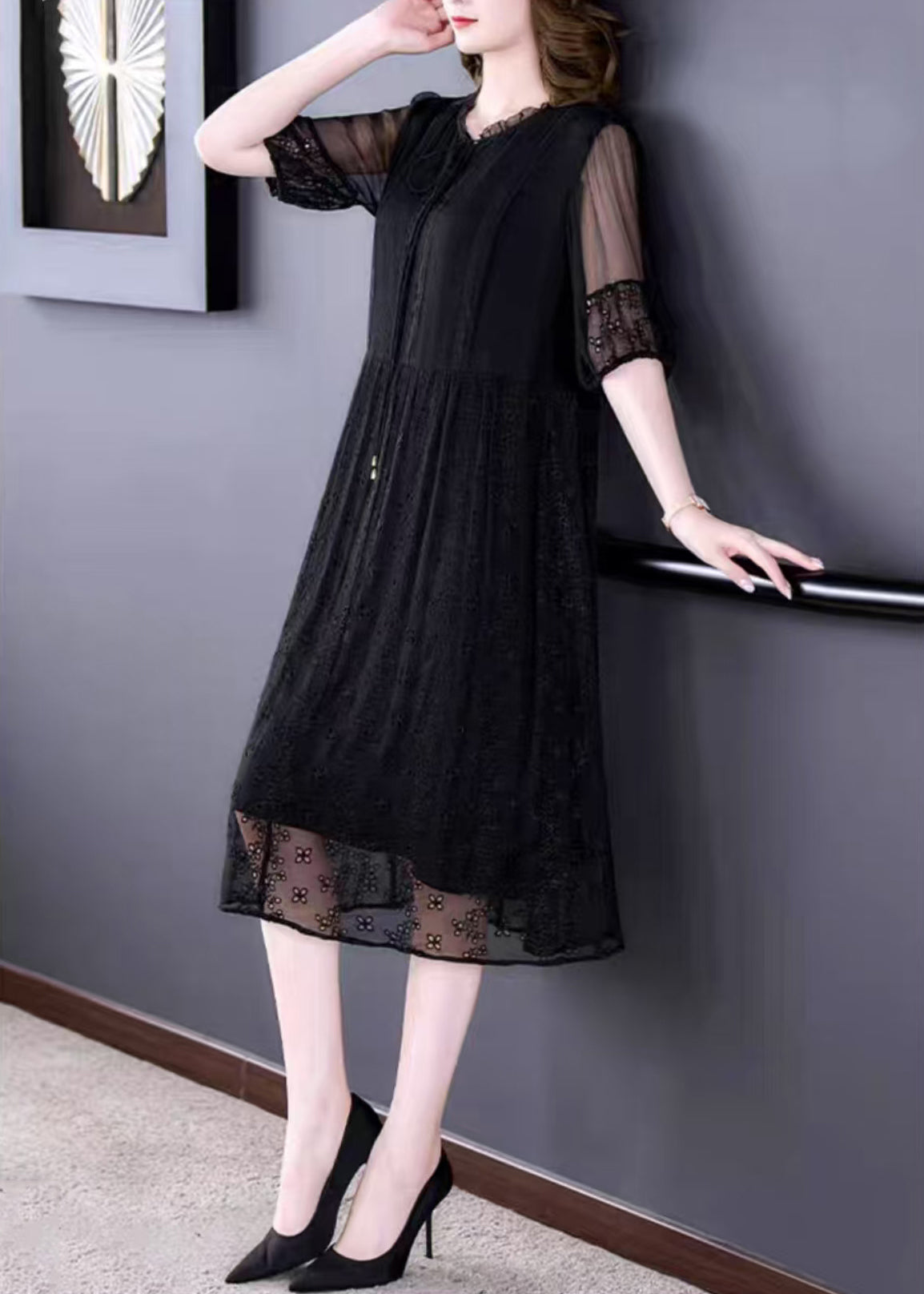 Classic Vintage Dress with a Flattering Fit