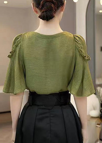 Classic Vintage Shirt with a Flattering Fit
