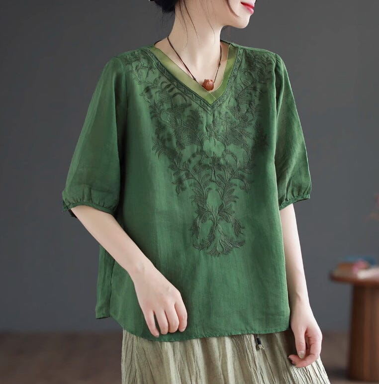 Well Tailored T-Shirt with a Graceful Silhouette