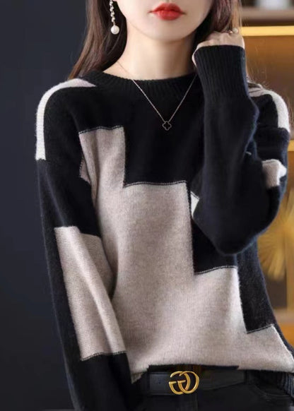 Well Tailored Sweater with a Graceful Silhouette