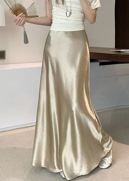 Well Tailored Garment with a Graceful Silhouette