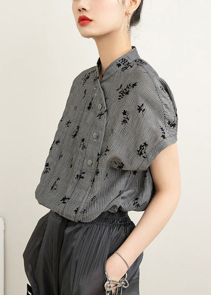 Classic Vintage Shirt with a Flattering Fit