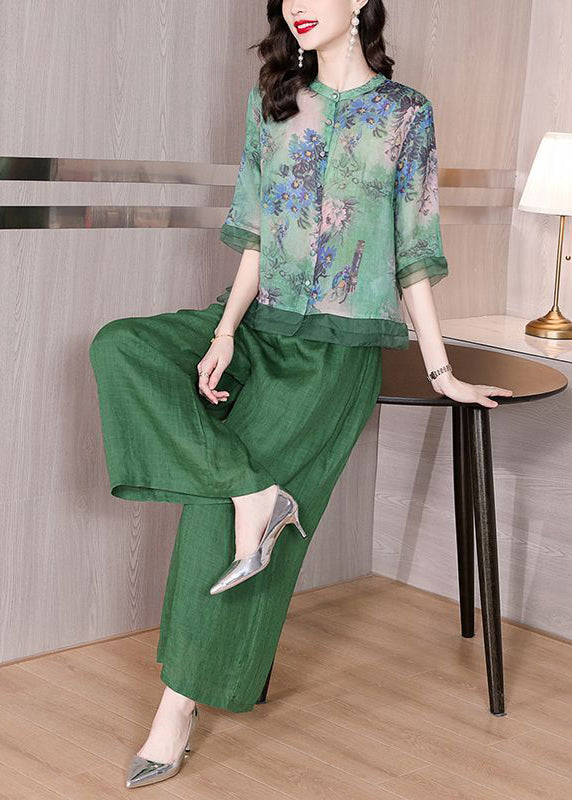 Effortlessly Elegant Garment with a Timeless Design